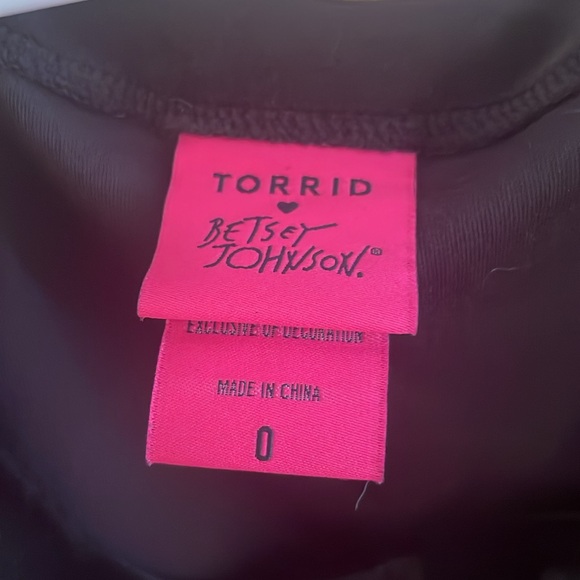 Torrid, Betsey Johnson, Puff sleeve corset top - Picture 3 of 3